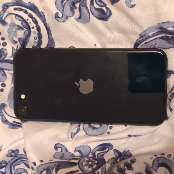 iPhone 3rd generation - Picture 2 of 4